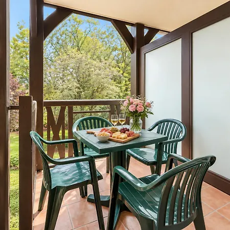 T2 Deauville, Balcon Et Piscine *